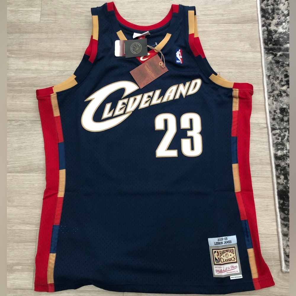 Lebron James Mitchell & Ness Cleveland Cavaliers Jersey - NWT size XL